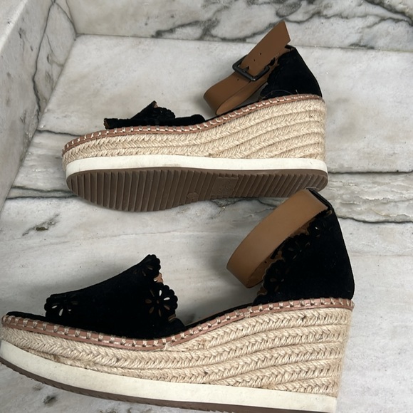 Crown Vintage Dunja BlackSuede Scalloped Espadrille Wedge Sandals Size 6 1/2 - Picture 4 of 4